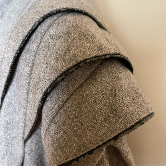 VINTAGE | Long woollen coat with shoulder and sleeve details | Size 14 - Picture 8 of 16